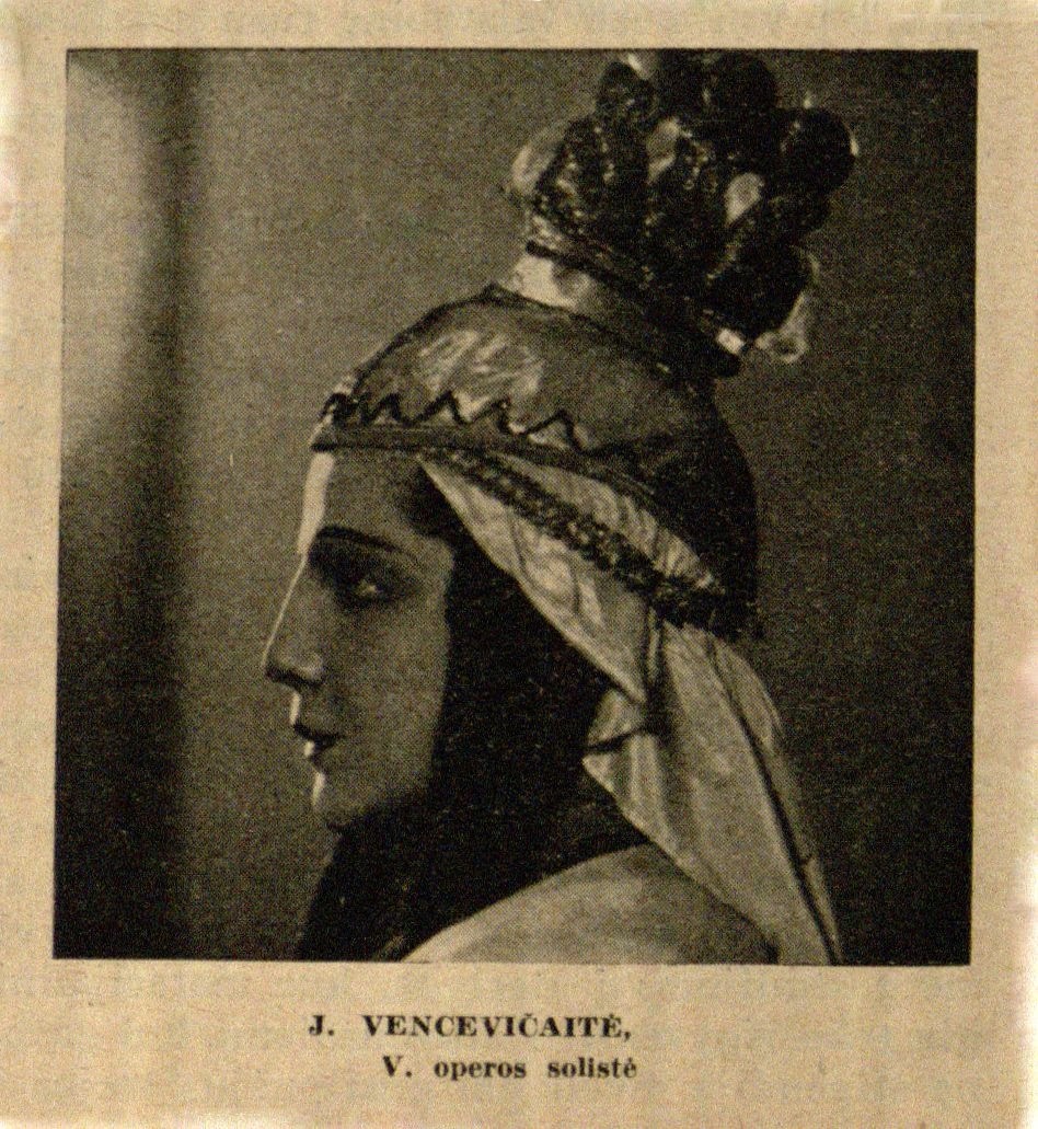 J. Vencevičaitė, V. operos solistė: [nuotr. prie Iz. Blauzdžiūnaitės str. „Mūsų dainininkės“] // Naujoji Romuva. – 1936, Nr. 39, p. 731.