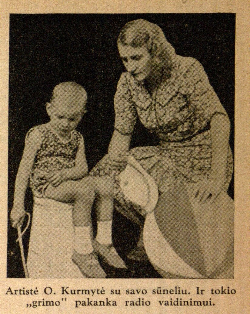 Artistė O. Kurmytė su savo sūneliu... // Savaitė. – 1940, Nr. 4, p. 79.