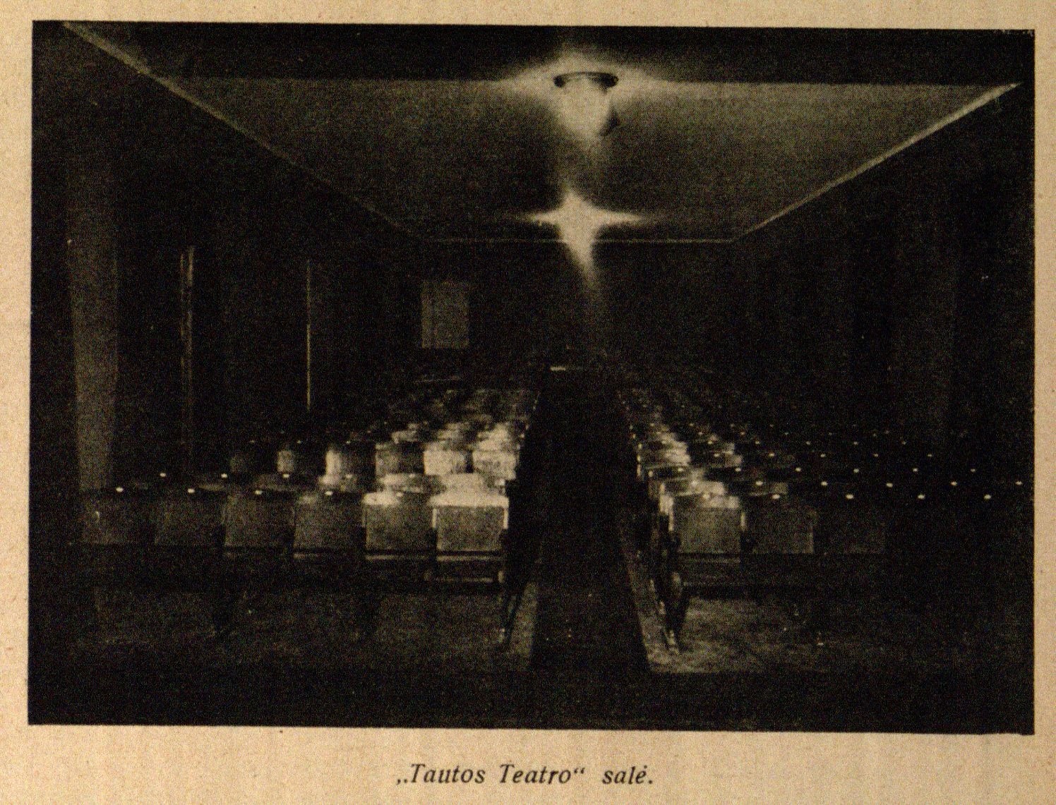 „Tautos teatro“ salė // Krivulė. – 1924, Nr. 1, p. 15.