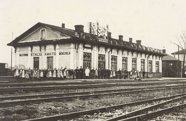 Kaišiadorių valstybinė stalių amato mokykla. 1938 m.