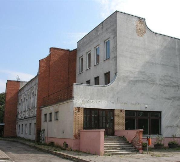 Apleistas buv. Marijampolės realinės gimnazijos pastatas. 2010 m.