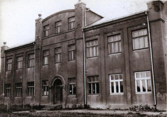 Vilkaviškio žydų gimnazija. Apie 1930 m.