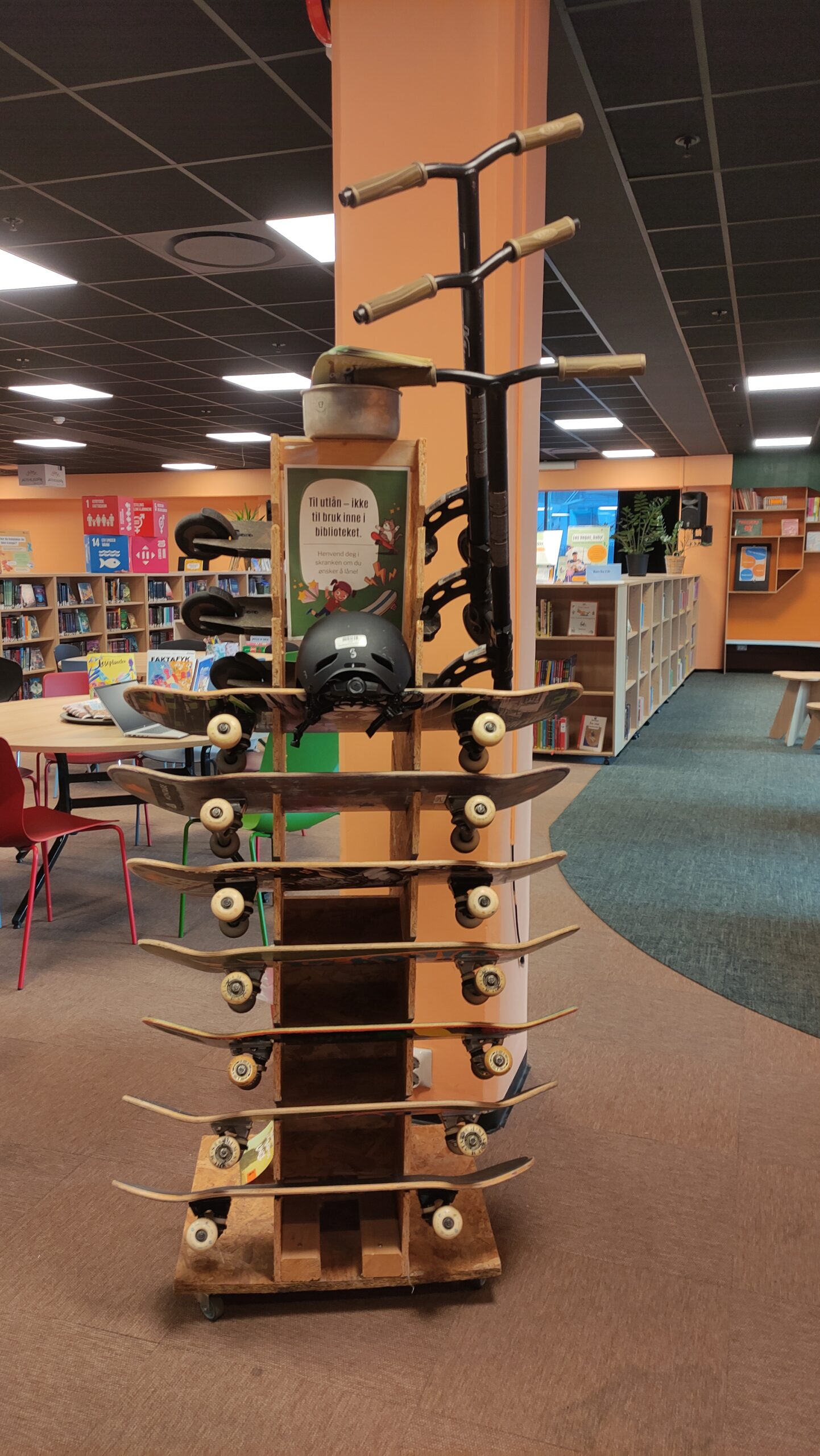 Bibliotekoje galima pasiskolinti ne tik knygų