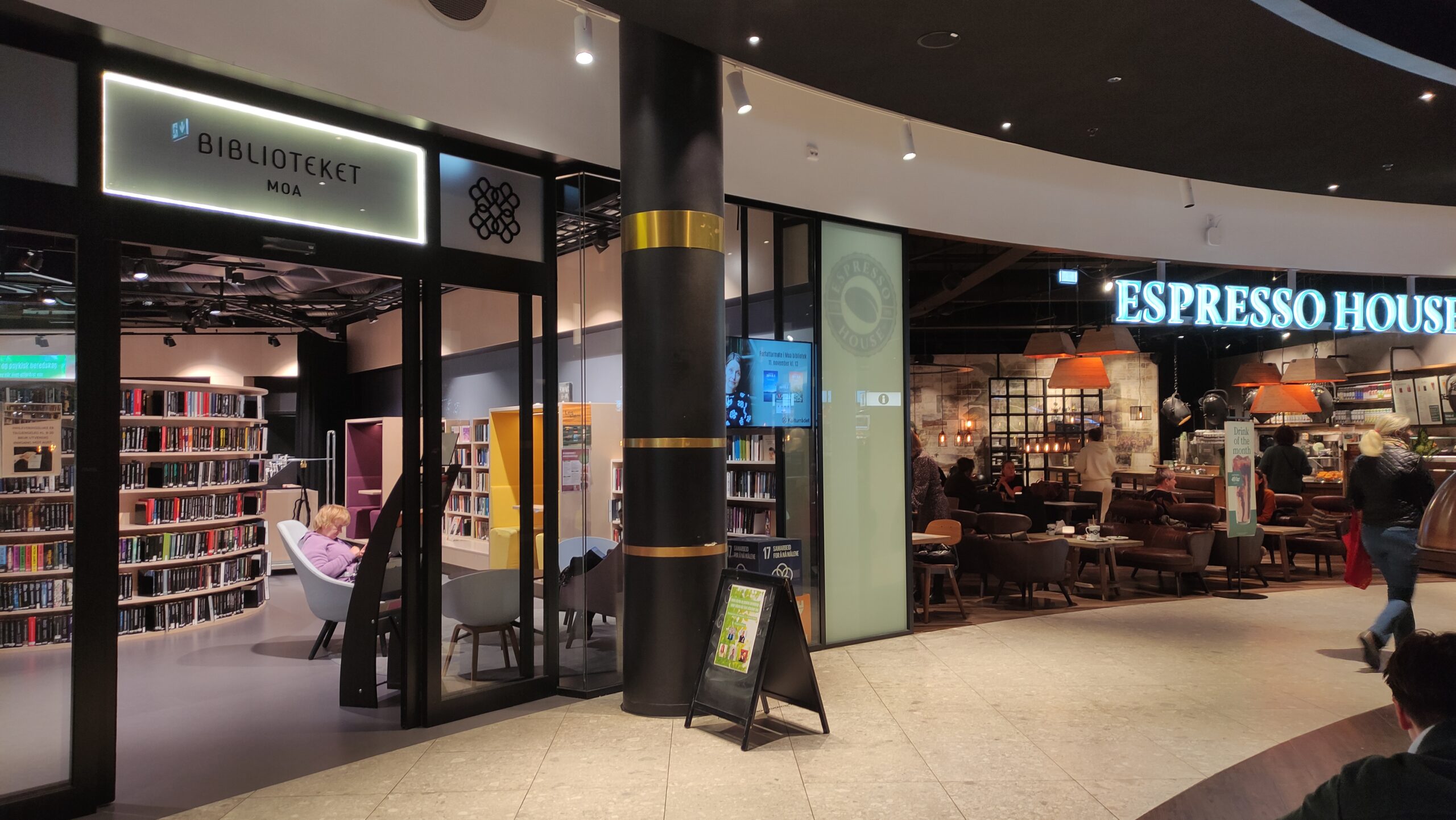 Moa biblioteka prekybos centre