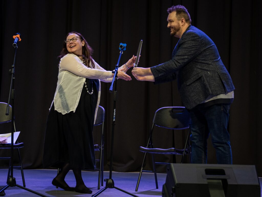 Šviesa tamsoje garsas tyloje baigiamasis