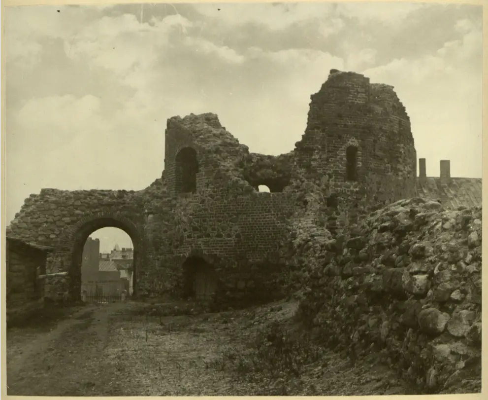 Kauno pilies griuvėsiai, Kauno miesto foto albumas, 1940–1949 m., fotog. M. Prancūkas, Lietuvos ypatingasis archyvas