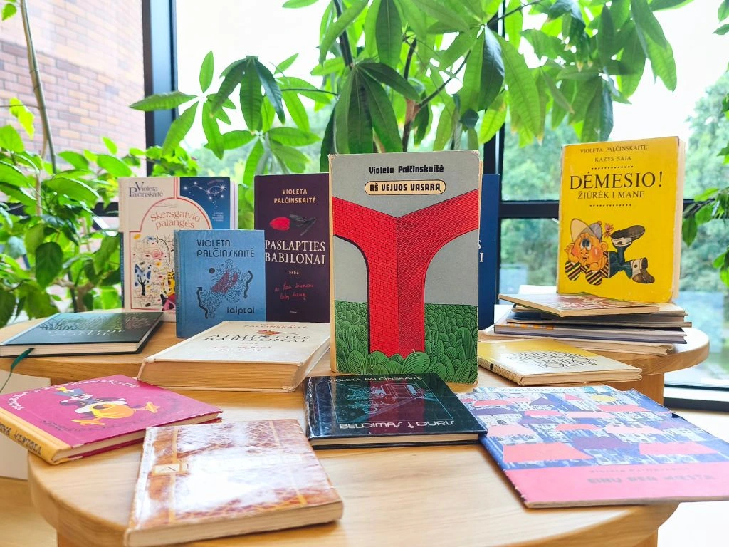 PRISIMENANT POETĘ VIOLETĄ PALČINSKAITĘ