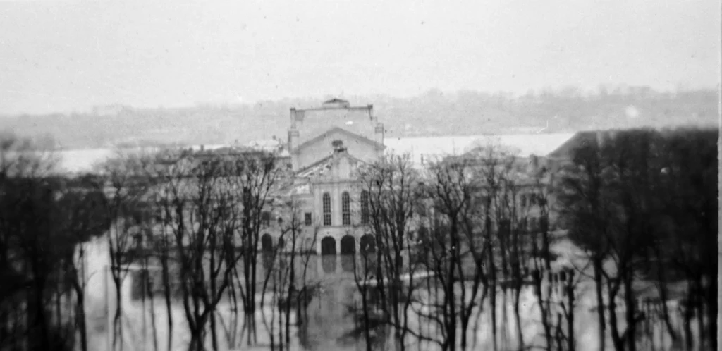 Apsemtas Miesto sodas ir teatras. Kaunas, 1946 m., S. Lukošius, Kauno miesto muziejus