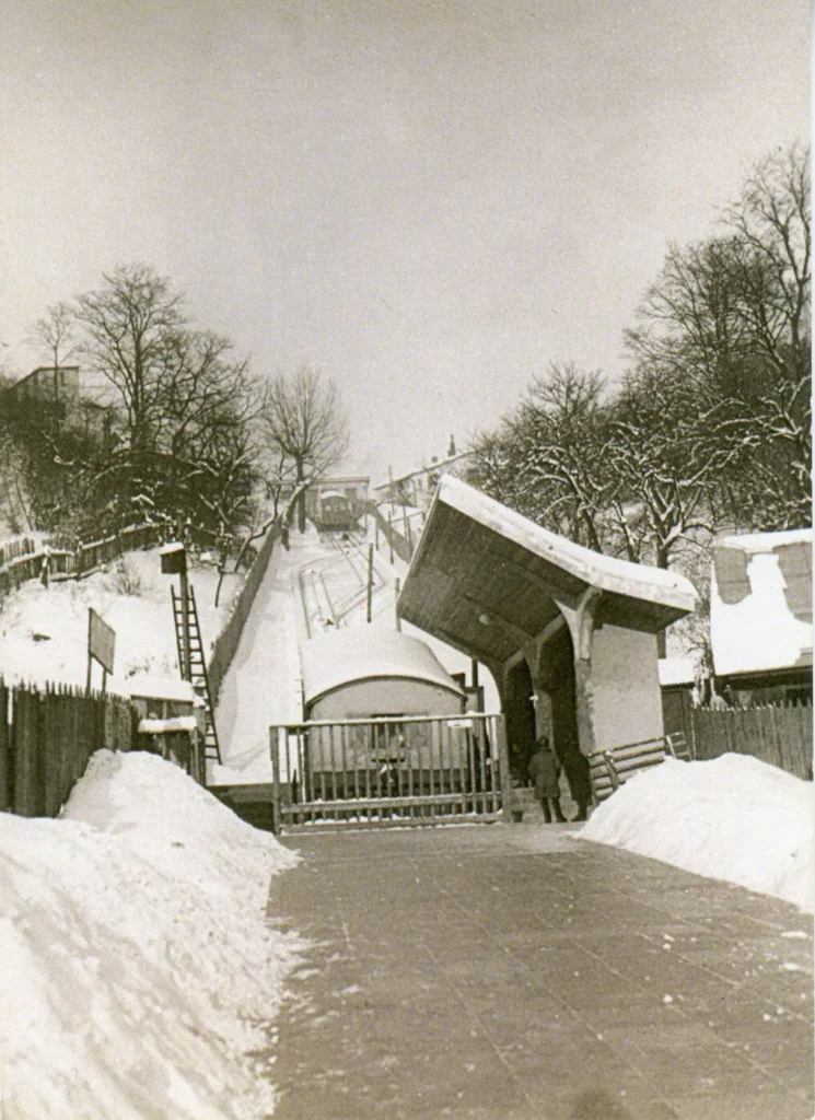 Atvirukas „Žaliakalnio funikulierius žiemą. Kaunas. 1933 m.“ Kauno miesto muziejus.