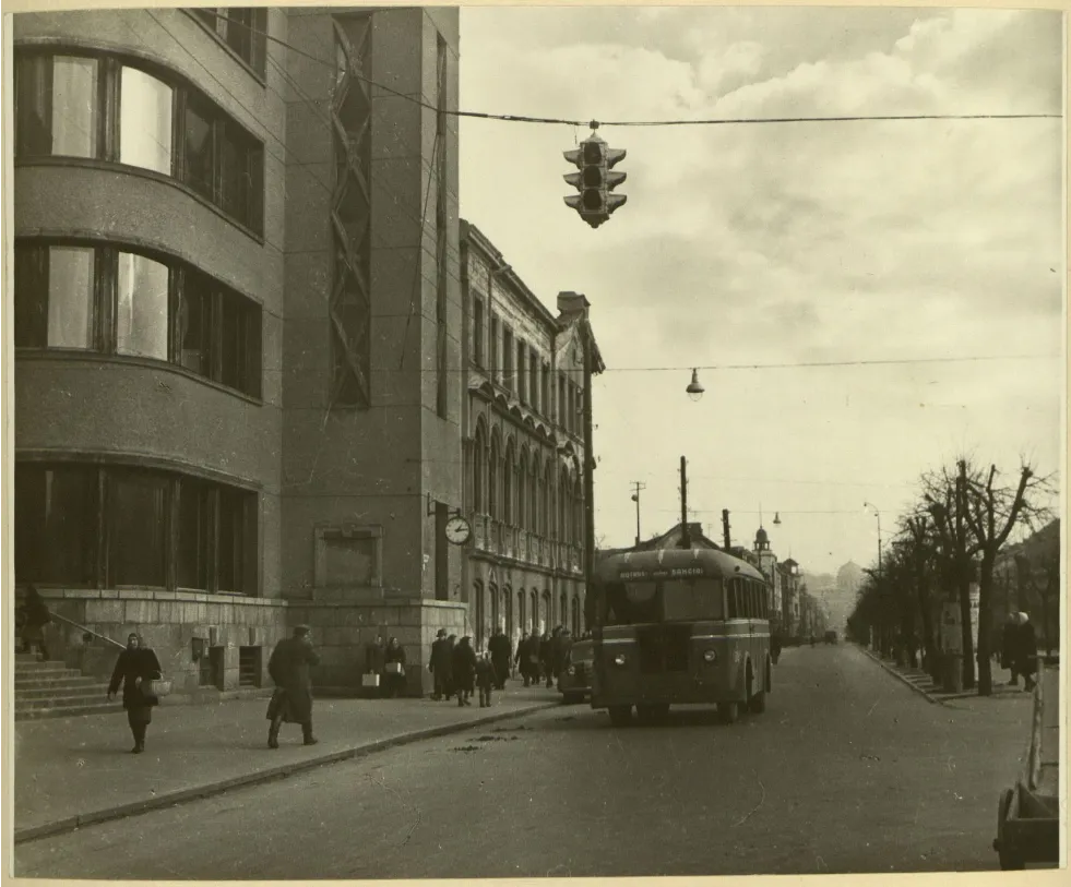 Centrinis paštas sovietmečiu, Kauno miesto foto albumas, 1940–1949 m., fotog. M. Prancūkas, Lietuvos ypatingasis archyvas