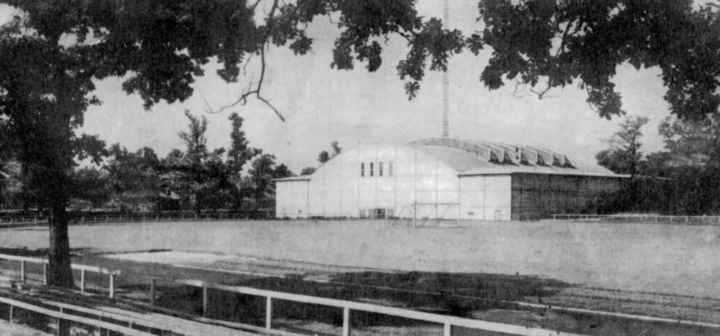 Kauno sporto halė. 1939 m. (Halė, kurioje žaidė Lubinas ir Sabonis 1939–1989 Vidas Mačiulis, Vytautas Gudelis, Kaunas, 1989. – P. 11.)