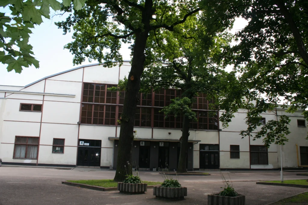 Kauno sporto halė. 2009 m. Fotogr. D. Giniuvienė (Iš Ąžuolyno bibliotekos fondų)