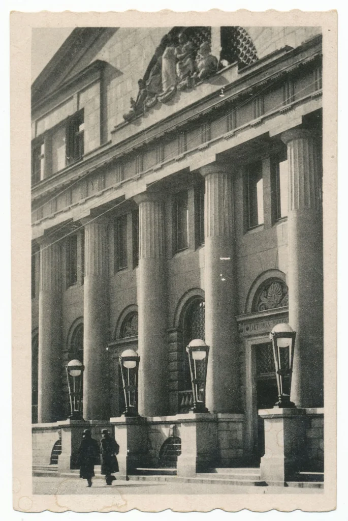 Lietuvos banko rūmai Kaune. Pastato pastogėje buvo Augustino Voldemaro butas, 1933-1939 m., Kauno IX forto muziejus
