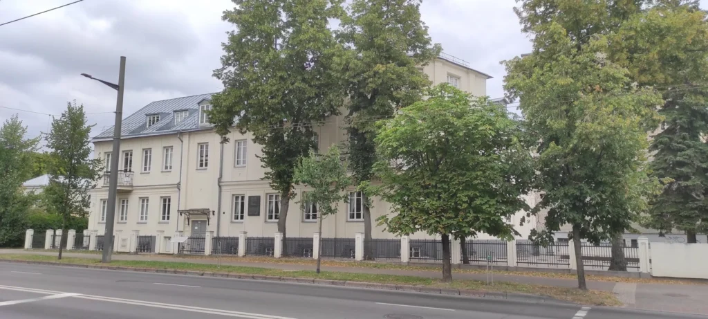 M. ir K. Petrauskų namai-muziejus (K. Petrausko g. 31), Iš Ąžuolyno bibliotekos fondų