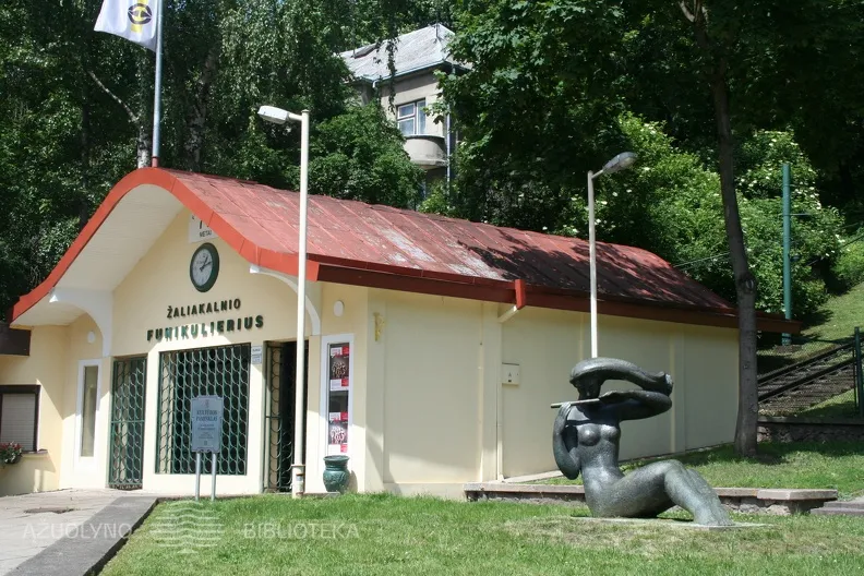 Žaliakalnio funikulierius. 2009 m. Fotogr. Dalia Giniuvienė [Kauno apskrities viešoji biblioteka]